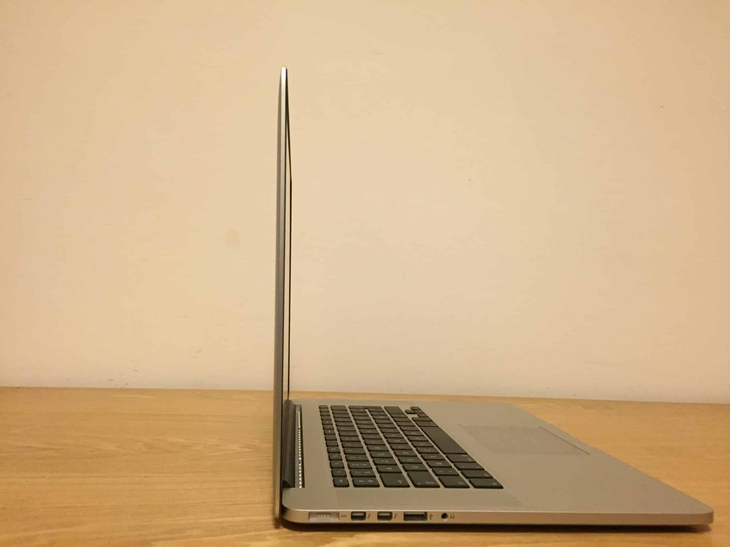 Difference macbook pro macbook pro retina00014