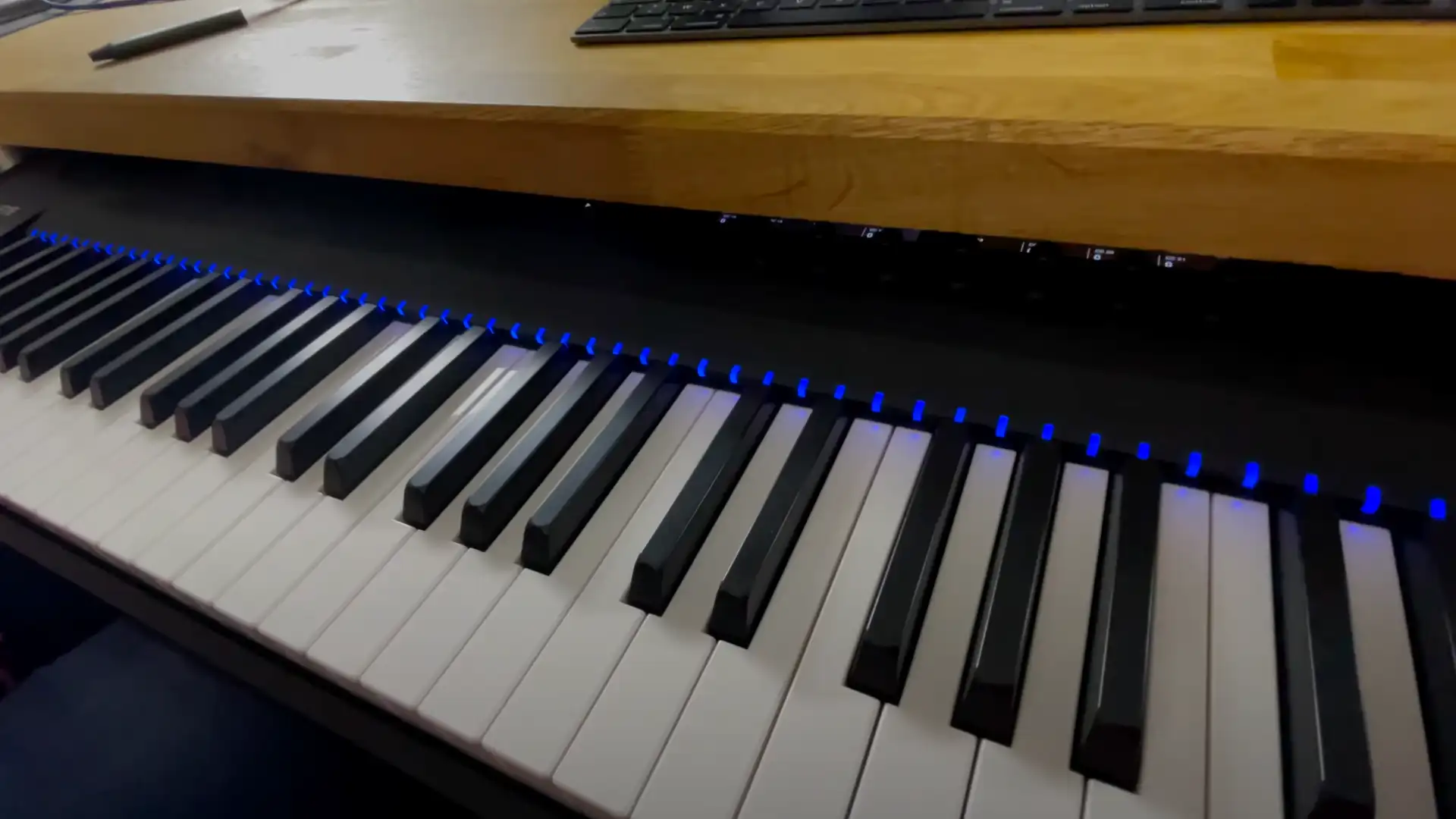 apprendre à jouer du piano la gamme de fa mineur blues motif n°5