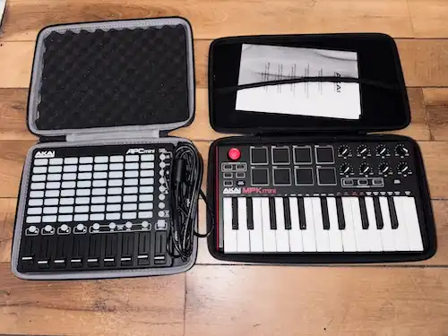 akai