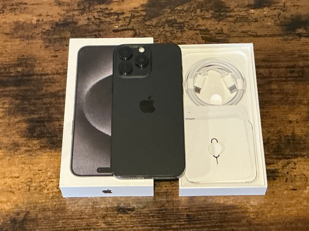 iphone 15pro max phil verso