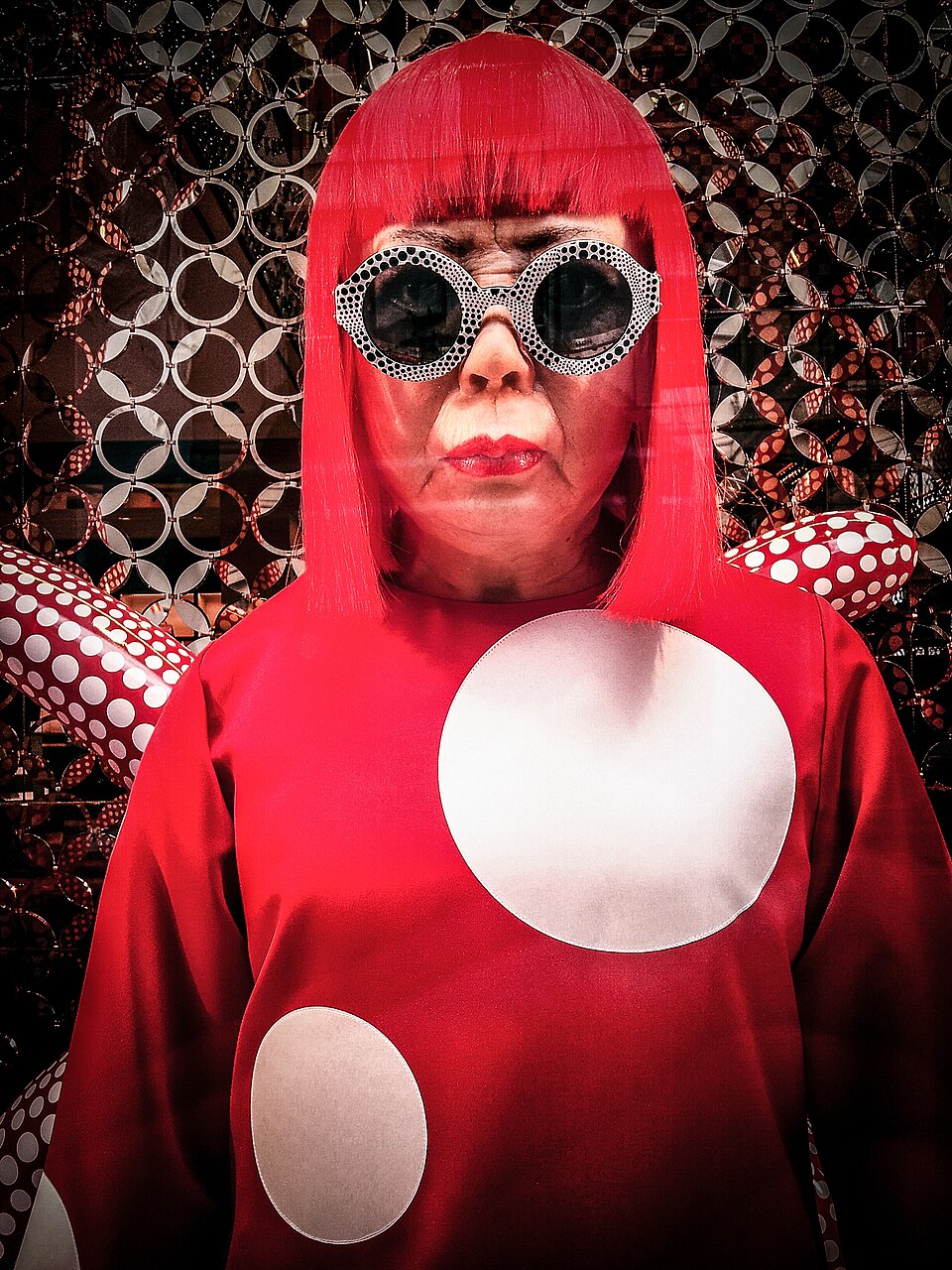 Modèle en cire de Yayoi Kusama chez Louis Vuitton