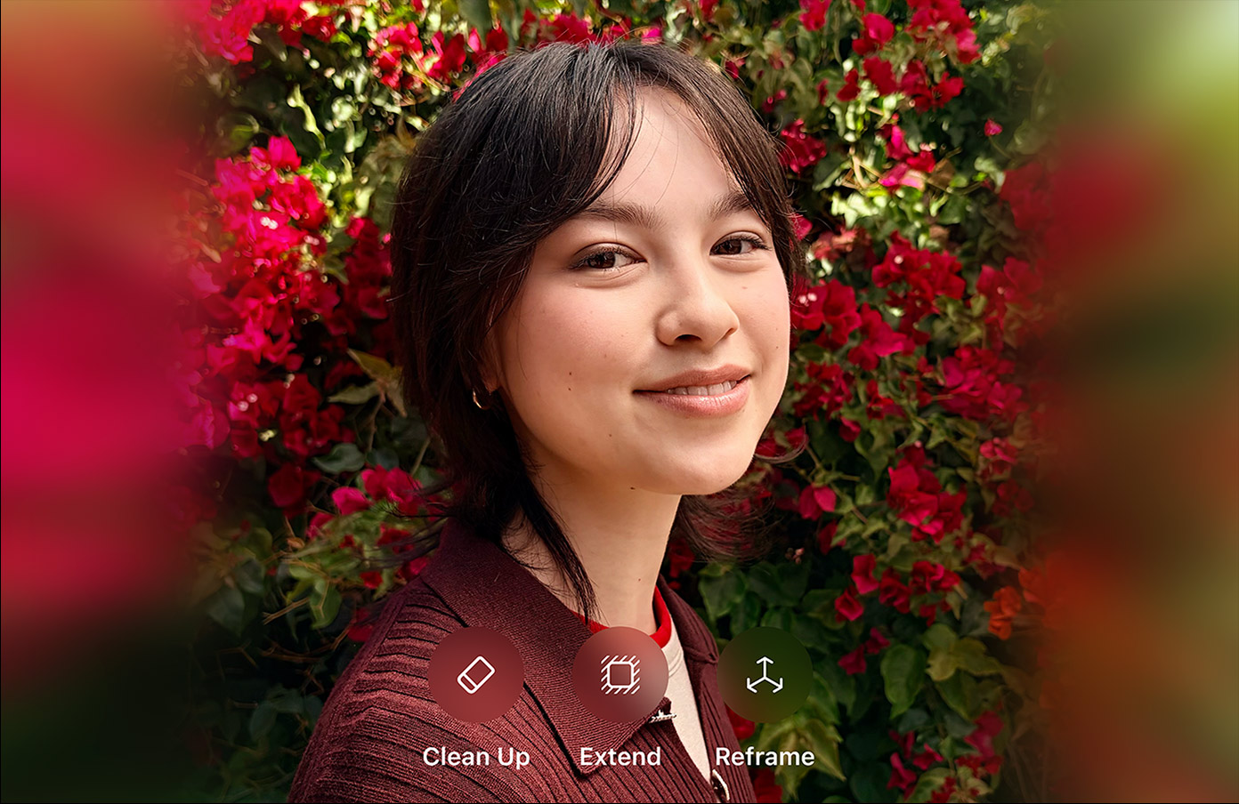 Portrait en cours de retouche dans Photos, avec les outils Clean Up, Extend et Reframe sous l'image